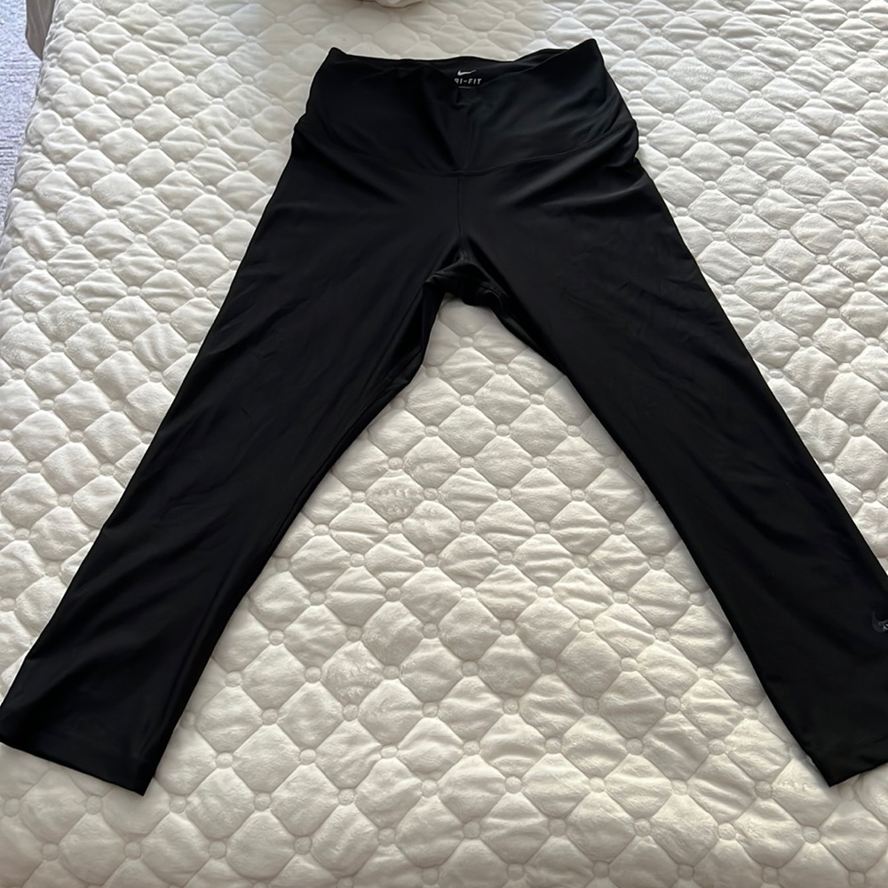 Nike crop leggings